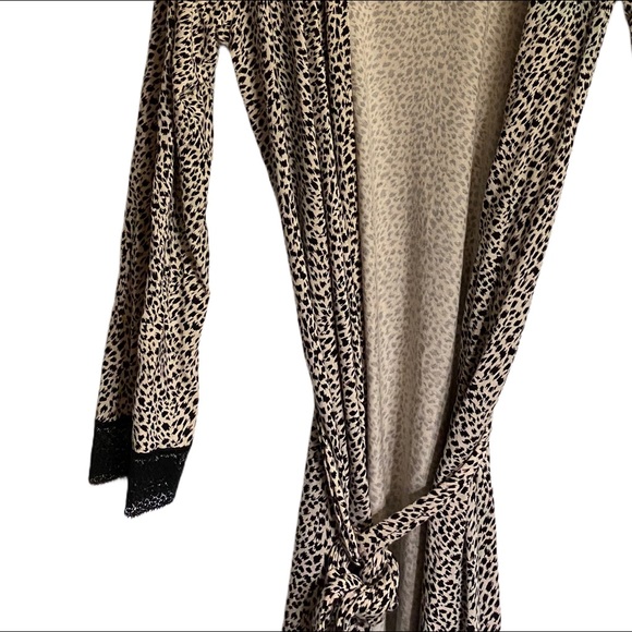 Victoria Secret xs Leopard Robe - Picture 2 of 6